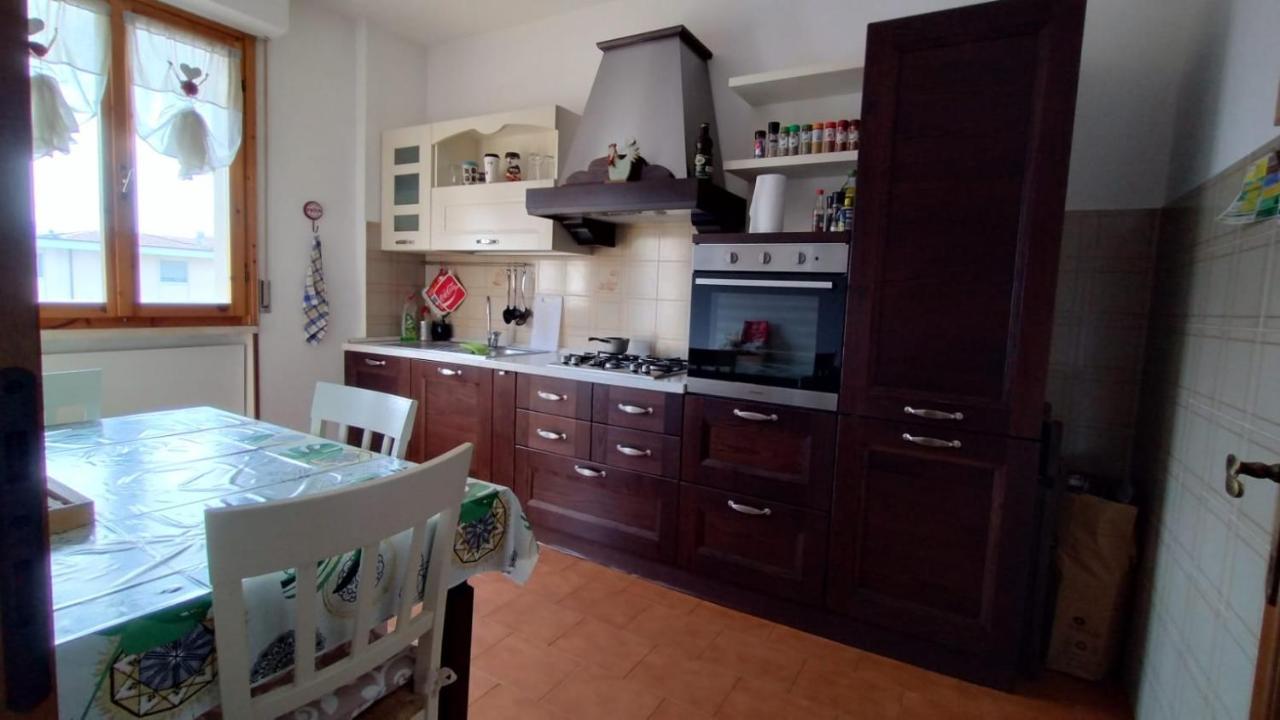 La Casa Dei Viaggiatori - Viareggio - Posto Auto Gratuito Appartement Buitenkant foto