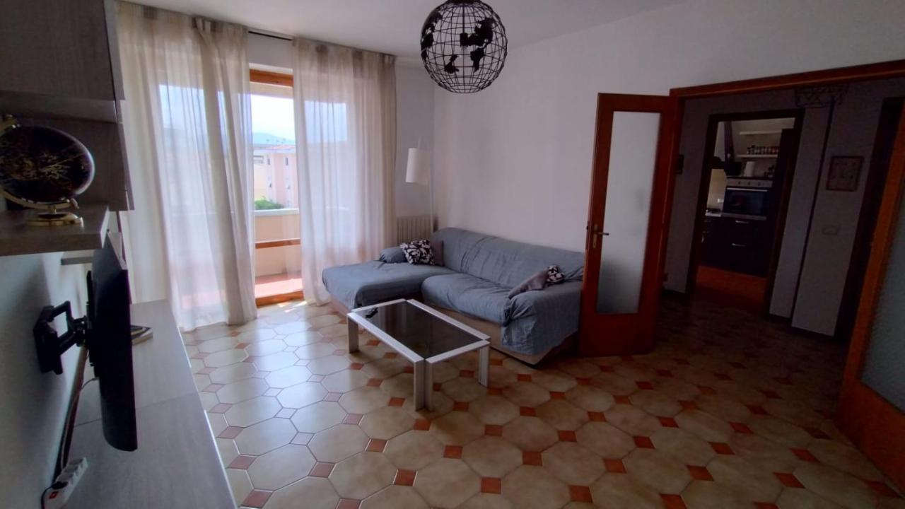 La Casa Dei Viaggiatori - Viareggio - Posto Auto Gratuito Appartement Buitenkant foto