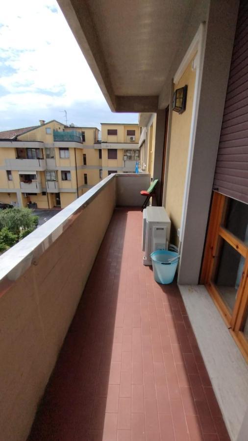 La Casa Dei Viaggiatori - Viareggio - Posto Auto Gratuito Appartement Buitenkant foto